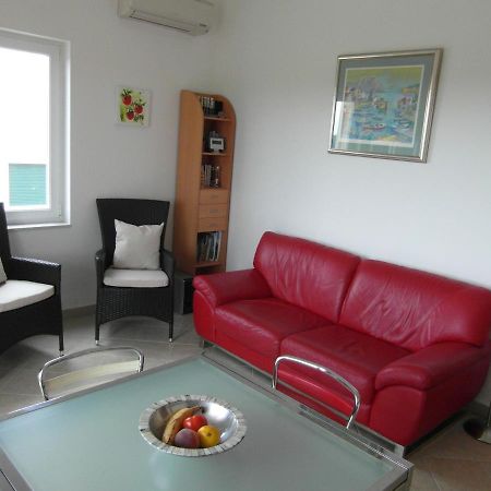 Bentley - Sea-View - 2 Bedroom Apartment Premantura Esterno foto