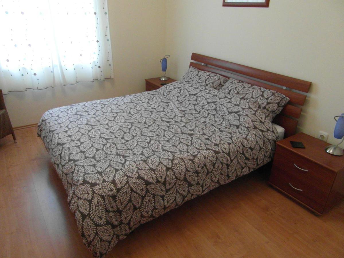 Bentley - Sea-View - 2 Bedroom Apartment Premantura Esterno foto