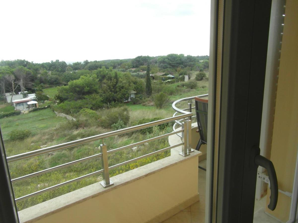 Bentley - Sea-View - 2 Bedroom Apartment Premantura Esterno foto