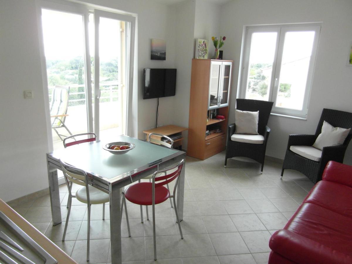 Bentley - Sea-View - 2 Bedroom Apartment Premantura Esterno foto
