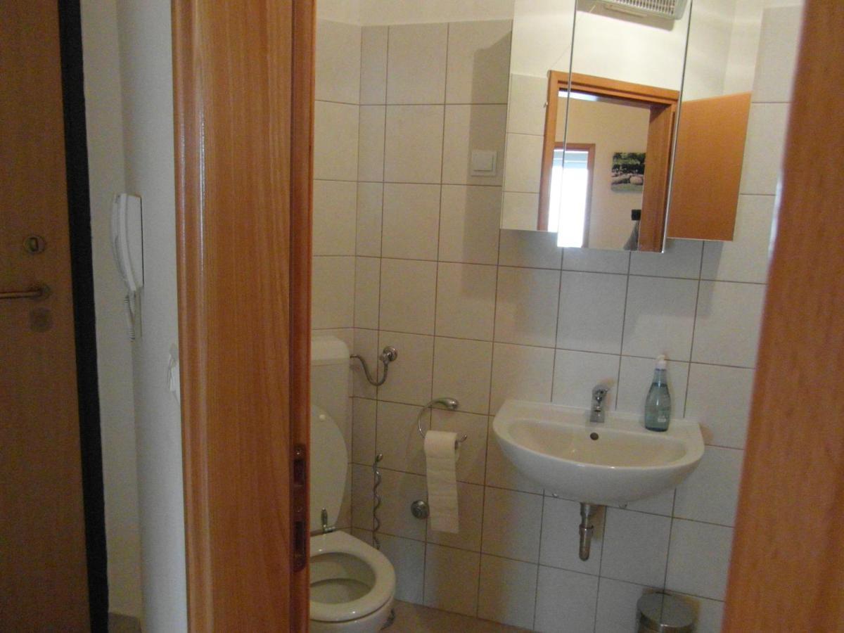 Bentley - Sea-View - 2 Bedroom Apartment Premantura Esterno foto