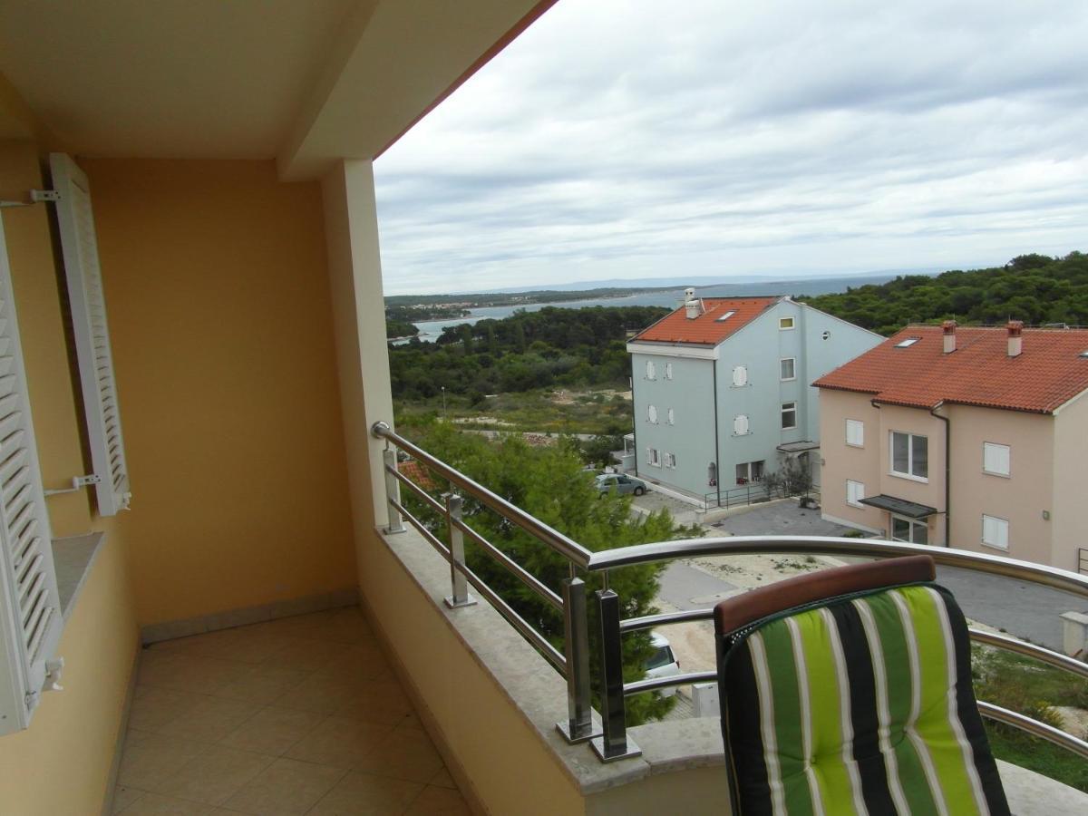 Bentley - Sea-View - 2 Bedroom Apartment Premantura Esterno foto