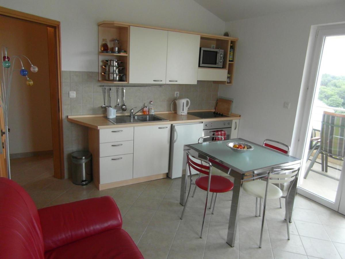 Bentley - Sea-View - 2 Bedroom Apartment Premantura Esterno foto