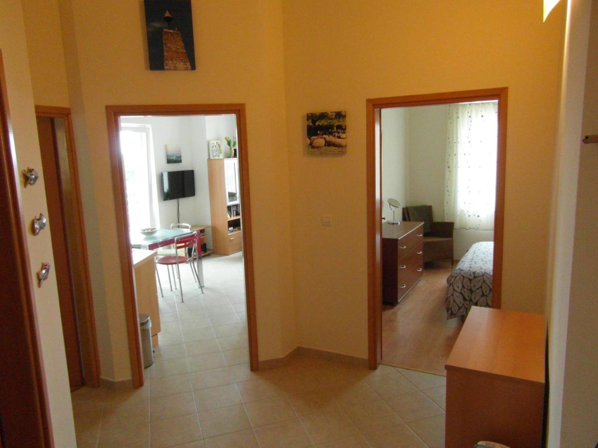Bentley - Sea-View - 2 Bedroom Apartment Premantura Esterno foto