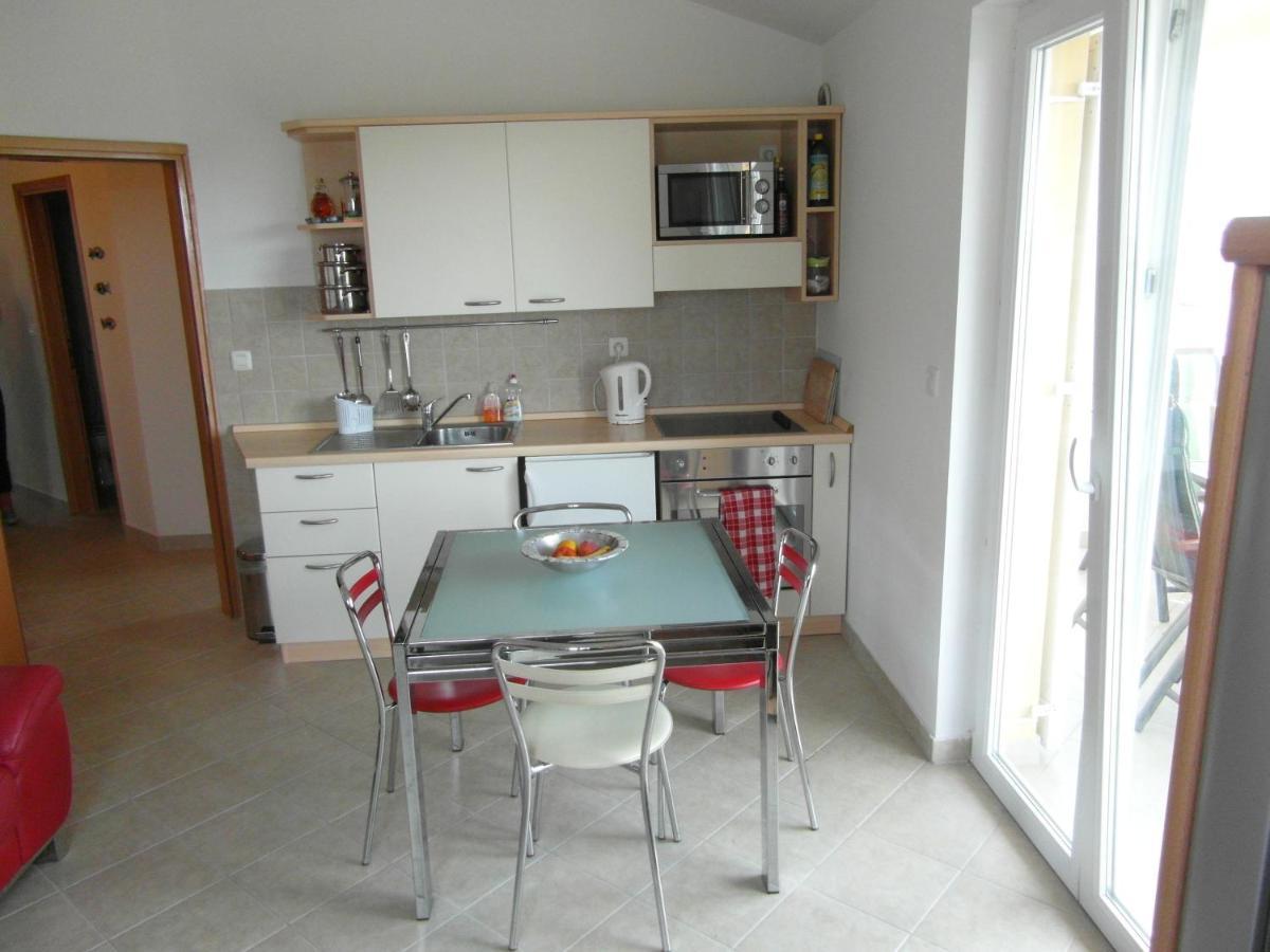 Bentley - Sea-View - 2 Bedroom Apartment Premantura Esterno foto