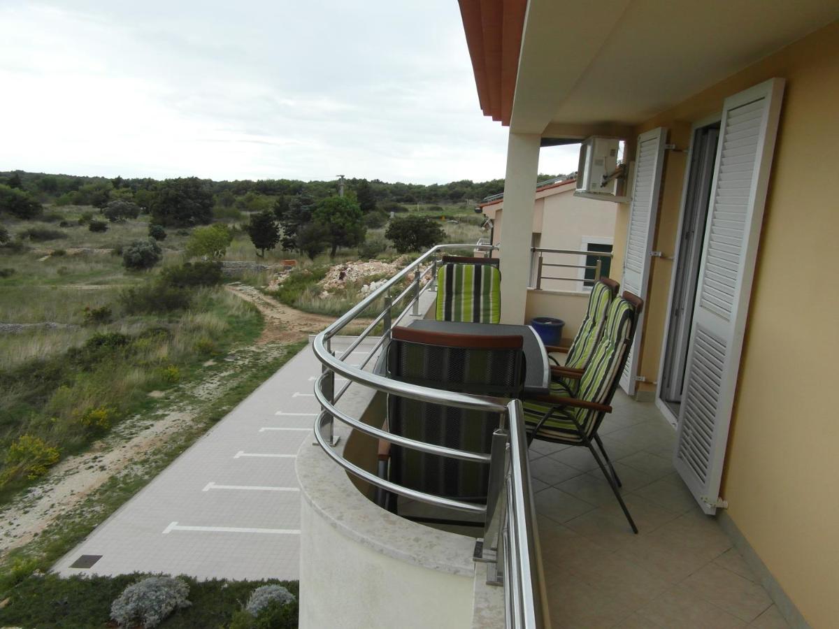 Bentley - Sea-View - 2 Bedroom Apartment Premantura Esterno foto